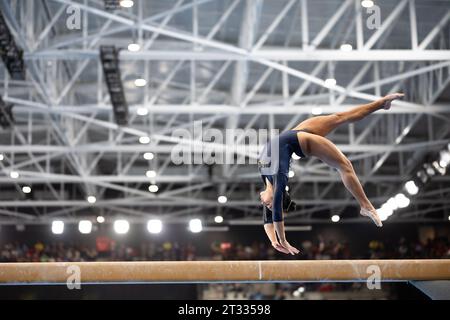 Santiago, Brasile. 22 ottobre 2023. CILE - SANTIAGO - 10/22/2023 - GIOCHI PANAMERICANI SANTIAGO 2023, GINASTICA ARTISTICA - Julia Soares, BRA, nella competizione a squadre di ginnastica Artistica tenutasi allo Stadio Nazionale durante i Giochi panamericani Santiago 2023. Foto: Gabriel Heusi /AGIF (foto di Gabriel Heusi/AGIF/Sipa USA) credito: SIPA USA/Alamy Live News Foto Stock