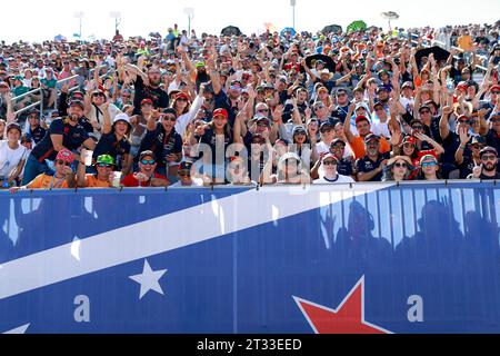 Austin, Etats Unis. 22 ottobre 2023. Spettatori, tifosi durante il Gran Premio degli Stati Uniti di Formula 1 2023 Lenovo, diciottesimo round del Campionato Mondiale di Formula 1 2023 dal 20 al 22 ottobre 2023 sul circuito delle Americhe, ad Austin, USA - foto DPPI Credit: DPPI Media/Alamy Live News Foto Stock