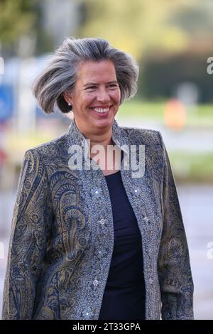 22 ottobre 2023, Sassonia-Anhalt, Dessau-Roßlau: Tamara Zieschang (CDU), ministro degli interni della Sassonia-Anhalt, viene all'inaugurazione della sinagoga di nuova costruzione. Foto: Jan Woitas/dpa Foto Stock