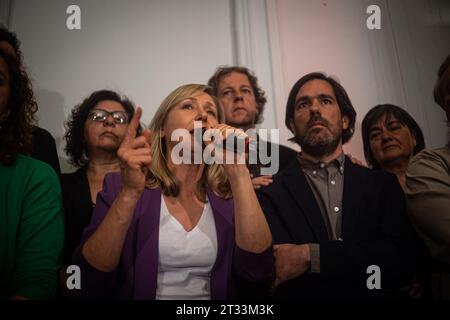 Buenos Aires, Buenos Aires, Argentina. 23 ottobre 2023. Conferenza stampa con il candidato presidenziale per il fronte sinistro, MYRIAM BREGMAN. Al suo fianco, la candidata per la vice presidente NICOLÃS DEL CAÃ‘o (Credit Image: © Daniella Fernandez Realin/ZUMA Press Wire) SOLO USO EDITORIALE! Non per USO commerciale! Foto Stock