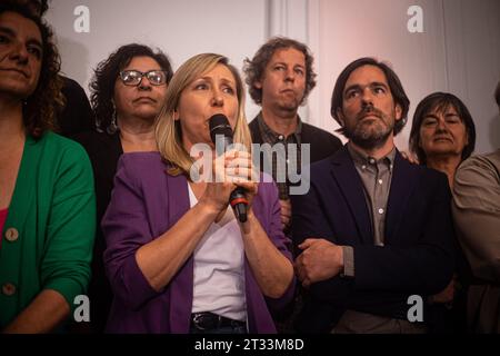 Buenos Aires, Buenos Aires, Argentina. 23 ottobre 2023. Conferenza stampa con il candidato presidenziale per il fronte sinistro, MYRIAM BREGMAN. Al suo fianco, la candidata per la vice presidente NICOLÃS DEL CAÃ‘o (Credit Image: © Daniella Fernandez Realin/ZUMA Press Wire) SOLO USO EDITORIALE! Non per USO commerciale! Foto Stock