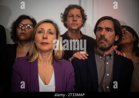 Buenos Aires, Buenos Aires, Argentina. 23 ottobre 2023. Conferenza stampa con il candidato presidenziale per il fronte sinistro, MYRIAM BREGMAN. Al suo fianco, la candidata per la vice presidente NICOLÃS DEL CAÃ‘o (Credit Image: © Daniella Fernandez Realin/ZUMA Press Wire) SOLO USO EDITORIALE! Non per USO commerciale! Foto Stock