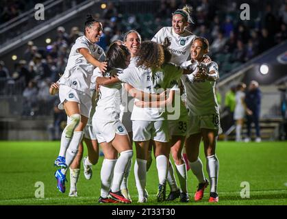 Cary, Stati Uniti. 22 ottobre 2023. Cary, Stati Uniti, 22 ottobre 2023: I giocatori del Gotham FC celebrano il loro secondo gol durante i quarti di finale della National Women's Soccer League tra North Carolina Courage e Gotham FC al WakeMed Soccer Park di Cary, NC United States (SOLO USO EDITORIALE). (Rebekah Wynkoop/SPP) credito: SPP Sport Press Photo. /Alamy Live News Foto Stock