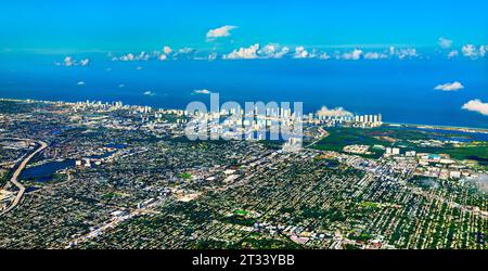 Skyline aereo dei sobborghi settentrionali di Miami in Florida, Stati Uniti Foto Stock