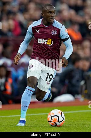 Birmingham, Regno Unito. 22 ottobre 2023. Moussa Diaby dell'Aston Villa durante la partita di Premier League a Villa Park, Birmingham. Il credito fotografico dovrebbe leggere: Andrew Yates/Sportimage Credit: Sportimage Ltd/Alamy Live News Foto Stock