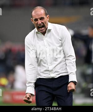 Milano, Italia. 22 ottobre 2023. L'allenatore della Juventus Massimiliano Allegri reagisce durante una partita di serie A tra l'AC Milan e l'FC Juventus a Milano, Italia, il 22 ottobre 2023. Credito: Alberto Lingria/Xinhua/Alamy Live News Foto Stock