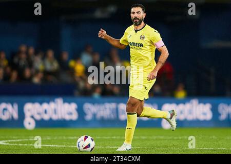 Raul Albiol del Villarreal CF in azione durante la partita LaLiga EA Sports tra Villarreal CF e Deportivo Alaves all'Estadio de la ceramica di ottobre Foto Stock