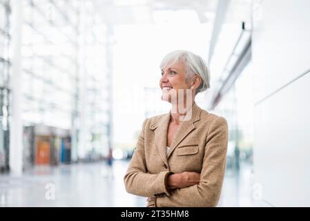 Ritratto di sorridente imprenditrice senior Foto Stock