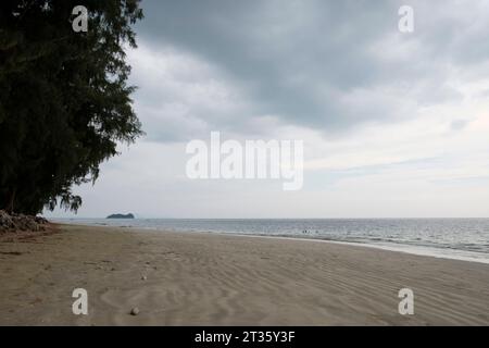 Golden Pearl Beach - Koh Jum - Thailandia, gennaio 2023 *** Golden Pearl Beach Koh Jum Thailandia, gennaio 2023 credito: Imago/Alamy Live News Foto Stock