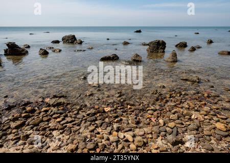 Sunset Beach - Koh Jum - Thailandia, gennaio 2023 *** Sunset Beach Koh Jum Thailandia, gennaio 2023 credito: Imago/Alamy Live News Foto Stock