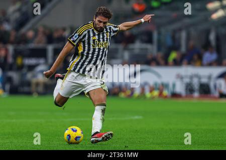 Milano, Italia. 22 ottobre 2023. Manuel Locatelli della Juventus FC ha visto in azione durante la partita di serie A 2023/24 tra AC Milan e Juventus FC allo Stadio San Siro, Milano, Italia il 22 ottobre 2023 crediti: Agenzia fotografica indipendente/Alamy Live News Foto Stock