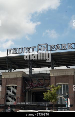 Atlanta, Georgia, USA: 13 agosto 2022 - ingresso al Truist Stadium di Atlanta, Georgia. Lo stadio è un campo da baseball e sede degli Atlanta Braves -M. Foto Stock