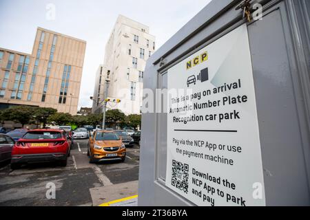 Parcheggio NCP a Sackville Street, Manchester. National Car Parks (NCP) è un operatore di parcheggio privato, con parcheggi in città, città, aeroporti, metropolitana di Londra e stazioni ferroviarie nazionali. Foto Stock