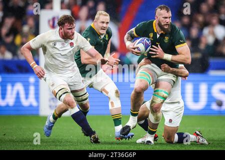 Saint-Denis, Francia, Francia. 21 ottobre 2023. Ollie CHESSUM d'Inghilterra, Vincent KOCH del Sudafrica e Rudolph Gerhardus (RG) SNYMAN del Sud Africa durante la Coppa del mondo 2023, semifinale tra Inghilterra e Sud Africa allo Stade de France il 21 ottobre 2023 a Saint-Denis vicino Parigi. (Immagine di credito: © Matthieu Mirville/ZUMA Press Wire) SOLO USO EDITORIALE! Non per USO commerciale! Foto Stock