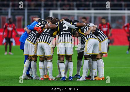 Milano, Italia. 22 ottobre 2023. Giocatori della Juventus FC visti durante la partita di serie A 2023/24 tra AC Milan e Juventus FC allo Stadio San Siro, Milano, Italia il 22 ottobre 2023 - foto FCI/Fabrizio Carabelli (foto di Fabrizio Carabelli/SOPA Images/Sipa USA) credito: SIPA USA/Alamy Live News Foto Stock