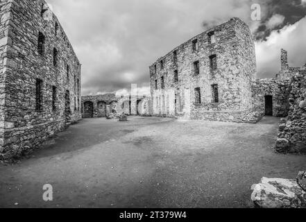 L'immagine è delle rovine della caserma militare di Ruthven. Costruito nel 1721, per sorvegliare le Highlands dopo la fallita rivolta giacobita del 1715 Foto Stock