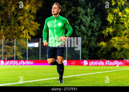 Eindhoven, Paesi Bassi. 23 ottobre 2023. EINDHOVEN, PAESI BASSI - 23 OTTOBRE: Arbitro Michael Eijgelsheim durante il Keuken Kampioen Divisie match tra Jong PSV e FC Eindhoven al PSV Campus de Herdgang il 23 ottobre 2023 a Eindhoven, Paesi Bassi. (Foto di Joris Verwijst/Orange Pictures) credito: Orange Pics BV/Alamy Live News Foto Stock