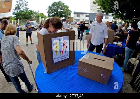 Non esclusiva: 22 ottobre 2023, Zulia, Venezuela: Gli elettori venezuelani partecipano alle votazioni per il partito di opposizione per scegliere la candida Foto Stock