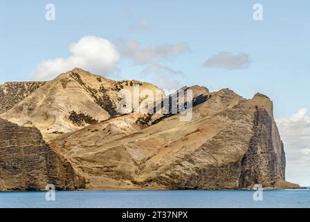 Paesaggio costiero sull'isola Juan Fernandez o sull'isola Robinson Crusoe, Cile Foto Stock