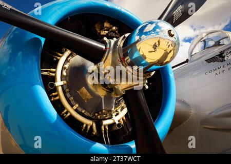 Tucson, Arizona, USA - 24 marzo 2023: The enging of a B-25 Mitchell Bomber, of the Commemorative Air Force, at the 2023 Thunder and Lightning Over AR Foto Stock