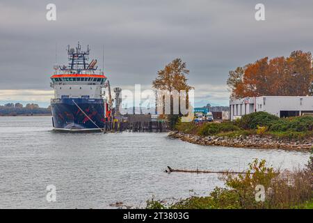 Il rimorchiatore KJ Gardner attraccò sul fiume Fraser a Richmond, Columbia Britannica, Canada Foto Stock