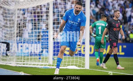 Aleksandar Mitrovic di al Hilal SFC festeggia dopo aver segnato il terzo gol della sua tripletta durante al Hilal SFC (KSA) vs Mumbai City (IND) durante il loro match Day 3 dell'AFC Champions League 2023-24 gruppo D al King Fahd International Stadium il 23 ottobre 2023 a Riyadh, Arabia Saudita. Foto di Victor Fraile / Power Sport Images Foto Stock