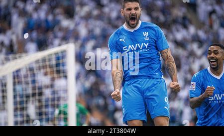 Aleksandar Mitrovic di al Hilal SFC festeggia dopo aver segnato il terzo gol della sua tripletta durante al Hilal SFC (KSA) vs Mumbai City (IND) durante il loro match Day 3 dell'AFC Champions League 2023-24 gruppo D al King Fahd International Stadium il 23 ottobre 2023 a Riyadh, Arabia Saudita. Foto di Victor Fraile / Power Sport Images Foto Stock