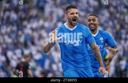 Aleksandar Mitrovic di al Hilal SFC festeggia dopo aver segnato il terzo gol della sua tripletta durante al Hilal SFC (KSA) vs Mumbai City (IND) durante il loro match Day 3 dell'AFC Champions League 2023-24 gruppo D al King Fahd International Stadium il 23 ottobre 2023 a Riyadh, Arabia Saudita. Foto di Victor Fraile / Power Sport Images Foto Stock