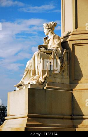 Il Soldiers and Sailors Monument onora i membri militari uccisi nella guerra civile americana a Gettysburg Foto Stock