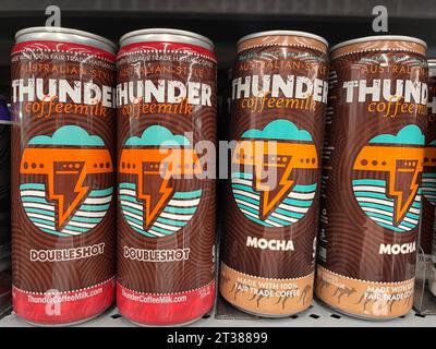 Grovetown, GA USA - 08 06 23: Negozio di alimentari Walmart Thunder Coffemilk Variety Foto Stock