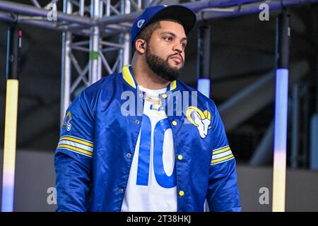 O'Shea Jackson Jr., figlio di Ice Cube, si esibisce all'intervallo di una partita di football tra i Los Angeles Rams e i Pittsburgh Steelers, domenica, oC Foto Stock