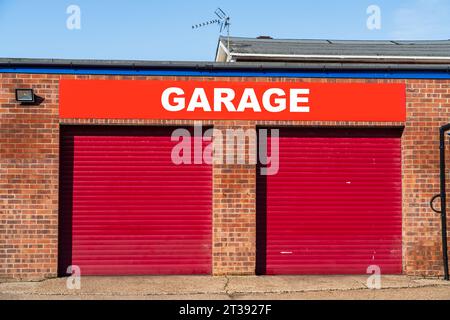 Porte chiuse per garage con testo Garage superiore Foto Stock