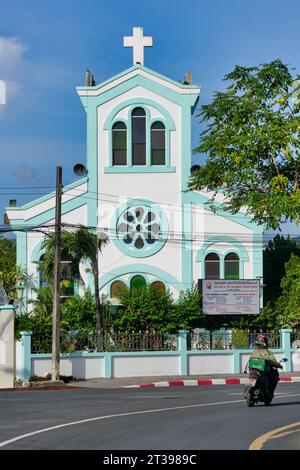 Chiesa di nostra Signora dell'Assunzione (cattolica), Soi Talingchan, Phuket Town, Phuket, Thailandia, il paese è in gran parte buddista Foto Stock