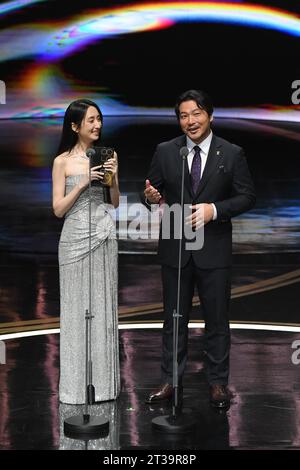 L'attrice taiwanese Ko Chia-yen partecipa al 58° Golden Bell Awards a Taipei City, Taiwan, 21 ottobre 2023. Foto Stock