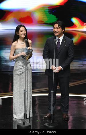 L'attrice taiwanese Ko Chia-yen partecipa al 58° Golden Bell Awards a Taipei City, Taiwan, 21 ottobre 2023. Foto Stock