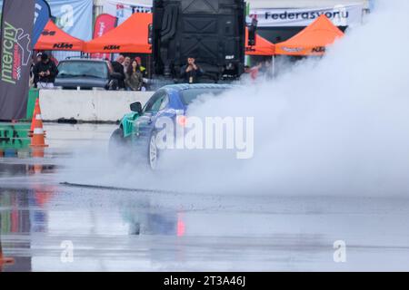 Attività di deriva in auto presso l'Intercity Istanbul Park. Abbas Cimen è alla deriva con l'auto all'Intercity. Foto Stock