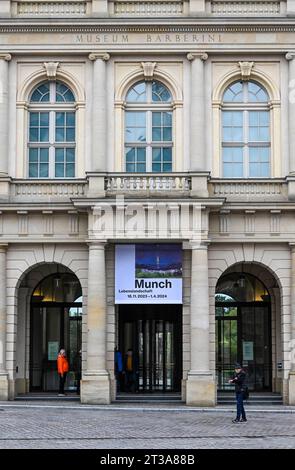 Potsdam, Germania. 24 ottobre 2023. Dal 18 novembre il Museo Barberini presenta la nuova mostra 'Munch. Lebenslandschaft'. La prima mostra al Barberini sui paesaggi di Edvard Munch si concentra sul suo impegno con la natura. Presenta circa 90 prestiti, compresi i musei di Oslo, New York e Dallas. Crediti: Jens Kalaene/dpa/Alamy Live News Foto Stock