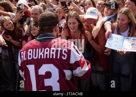 RIGA, LETTONIA. 29 maggio 2023. Medaglie di bronzo IIHF Worlds Lettone Men's Ice Hockey team arriva una grande festa al Monument of Freedom. Foto Stock