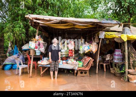 Cambogia, Kampong Phluk, inondazioni causate da forti piogge Foto Stock