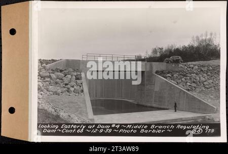 Contratto n. 66, Regulating Dams, Middle Branch (New Salem), and East Branch of the Swift River, Hardwick and Petersham (ex Dana), guardando ad est verso la diga 4, Middle Branch Regulating Dam, Hardwick, Mass., 9 dicembre 1939 Foto Stock