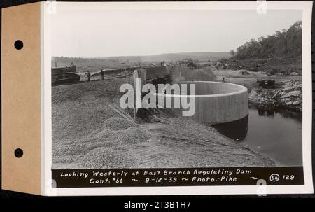 Contratto n. 66, Regulating Dams, Middle Branch (New Salem), and East Branch of the Swift River, Hardwick and Petersham (ex Dana), guardando ad ovest verso est ramo che regola la diga, Hardwick, Mass., 12 settembre 1939 Foto Stock