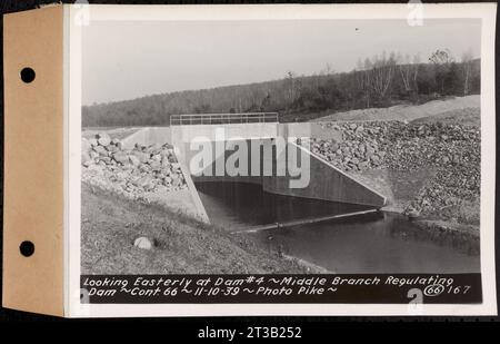 Contratto n. 66, Regulating Dams, Middle Branch (New Salem), and East Branch of the Swift River, Hardwick and Petersham (ex Dana), guardando ad est verso la diga 4, Middle Branch Regulating Dam, Hardwick, Mass., 10 novembre 1939 Foto Stock