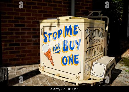 Carrello gelato vintage Inghilterra Regno Unito Foto Stock