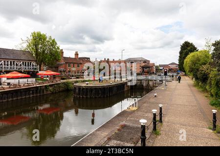 River Trent, Newark, Newark on Trent, Nottinghamshire, Regno Unito, Inghilterra, chiusa a Newark, chiusa del fiume, fiume, fiumi, chiuse, fiume Trento, via d'acqua, Foto Stock