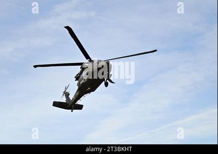 Vienna, Austria. 23 ottobre 2023. Mostra dell'esercito federale. Black Hawk S-70 atterraggio Foto Stock