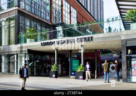 London Designer Outlet, Wembley Park, Borough of Brent, Londra, Inghilterra, REGNO UNITO Foto Stock