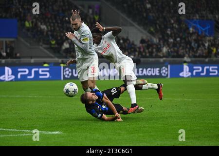 Milano, Italia. 24 ottobre 2023. Davide Frattesi dell'Inter durante la partita di UEFA Champions League tra Inter FC Internazionale e FC Salzburg, il 24 ottobre 2023, allo stadio Giuseppe Meazza San Siro Siro di Milano. Foto Tiziano Ballabio Credit: Tiziano Ballabio/Alamy Live News Foto Stock