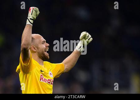 Milano, Italia. 24 ottobre 2023. Alexander Schlager del RB Salzburg celebra la partita di calcio della UEFA Champions League tra FC Internazionale e RB Salzburg. Crediti: Nicolò campo/Alamy Live News Foto Stock