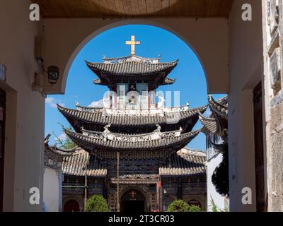 Chiesa cristiana in stile cinese, Chiesa cattolica diocesi di Dali, Yunnan, Cina, Asia Foto Stock