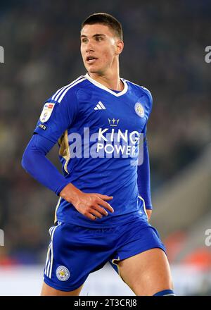 Cesare Casadei di Leicester City in azione durante la partita del campionato Sky Bet al King Power Stadium di Leicester. Data immagine: Martedì 24 ottobre 2023. Foto Stock